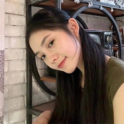 闺房外的春天 海报
